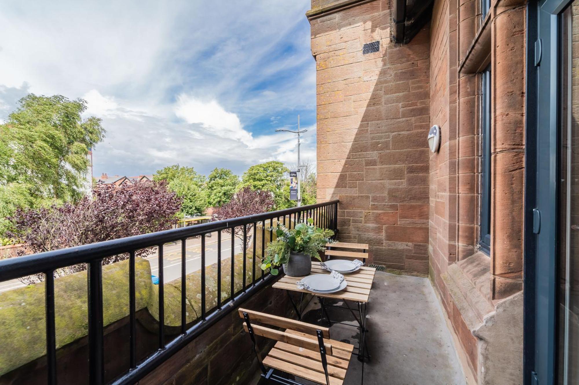 2 The Quadrant Luxury Apartments - Hoylake Kültér fotó